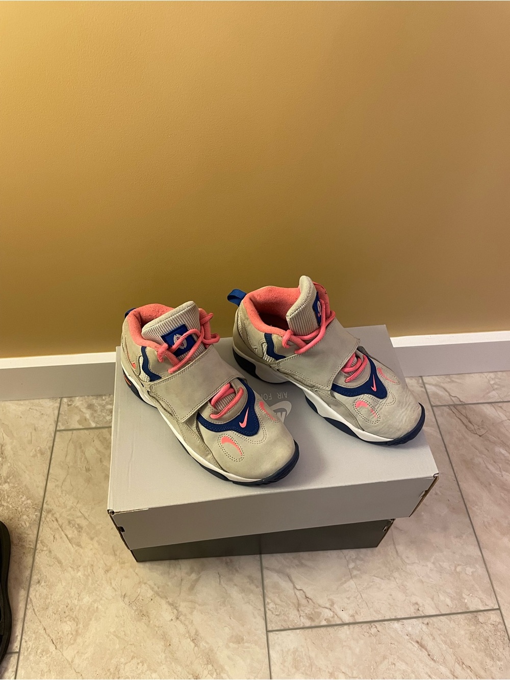 Nike Kids Pink and Blue With Strap no to tie ware. (Youth 3) - Picture 2 of 4